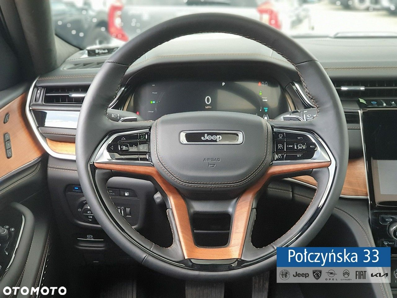 Jeep Grand Cherokee - 36