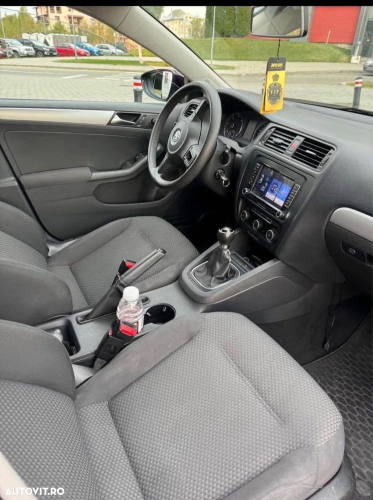 Volkswagen Jetta 1.6 TDI DPF Comfortline - 4