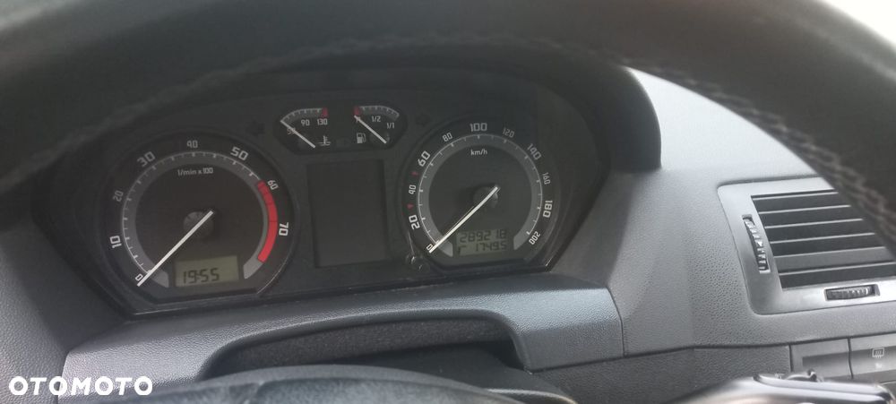Skoda Fabia - 10