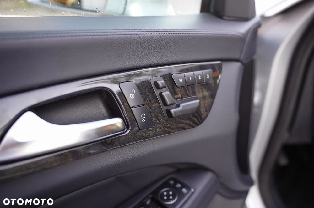 Mercedes-Benz CLS 350 BlueEFFICIENCY 7G-TRONIC - 24