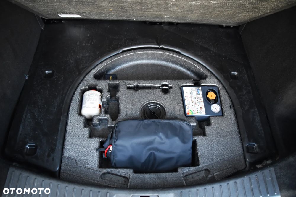 Ford Kuga 2.0 TDCi 4x4 Titanium - 23