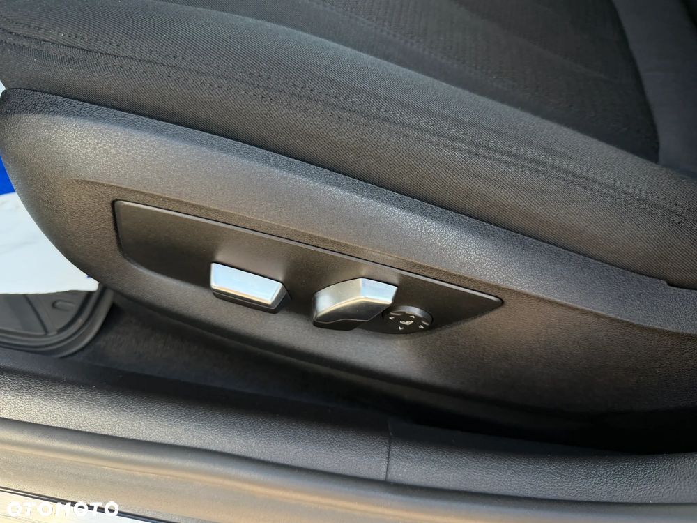 BMW Seria 5 520d mHEV - 10