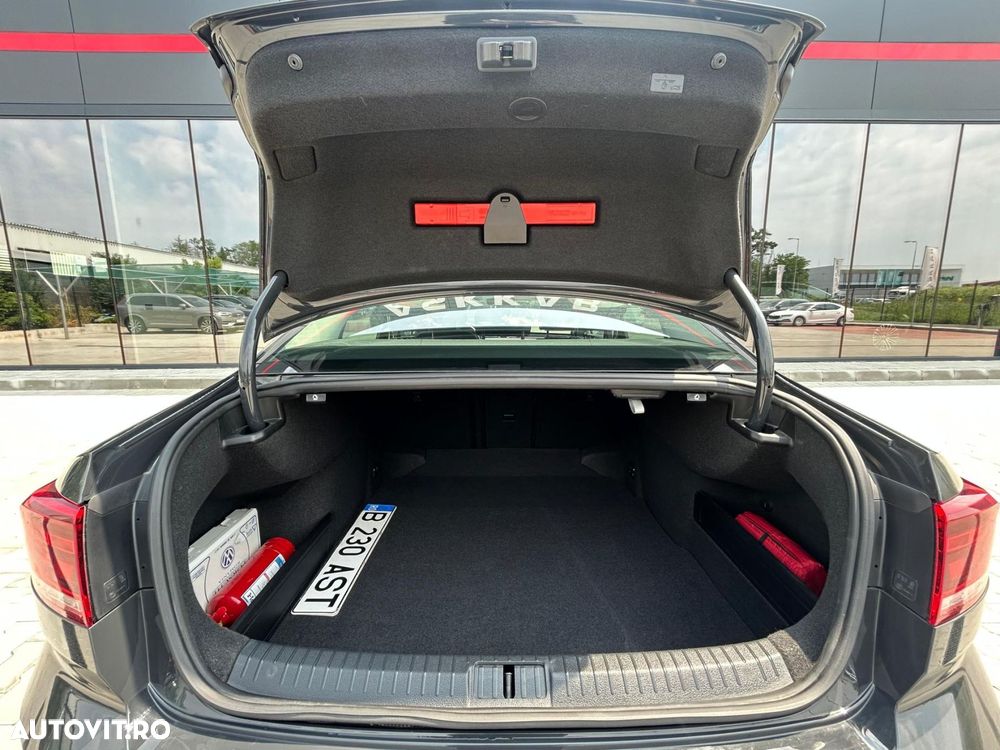 Volkswagen Passat 2.0 TDI DSG Highline - 33