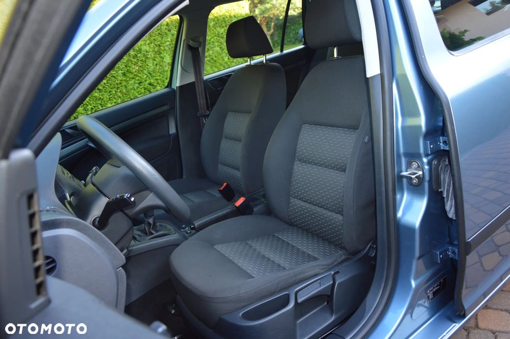 Skoda Octavia 1.6 Ambiente - 12