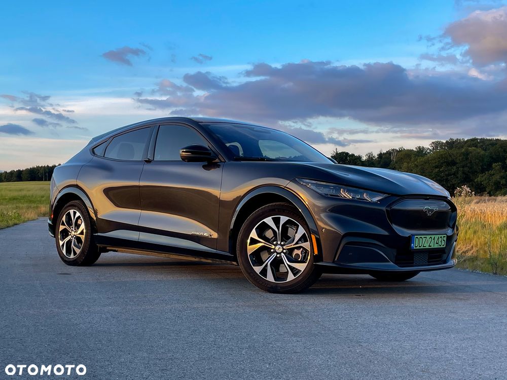 Ford Mustang Mach-E PREMIUM - 4