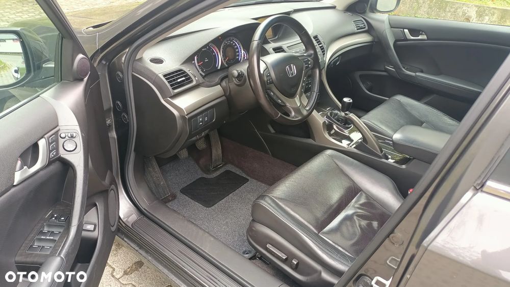 Honda Accord 2.0 Executive Nav - 6