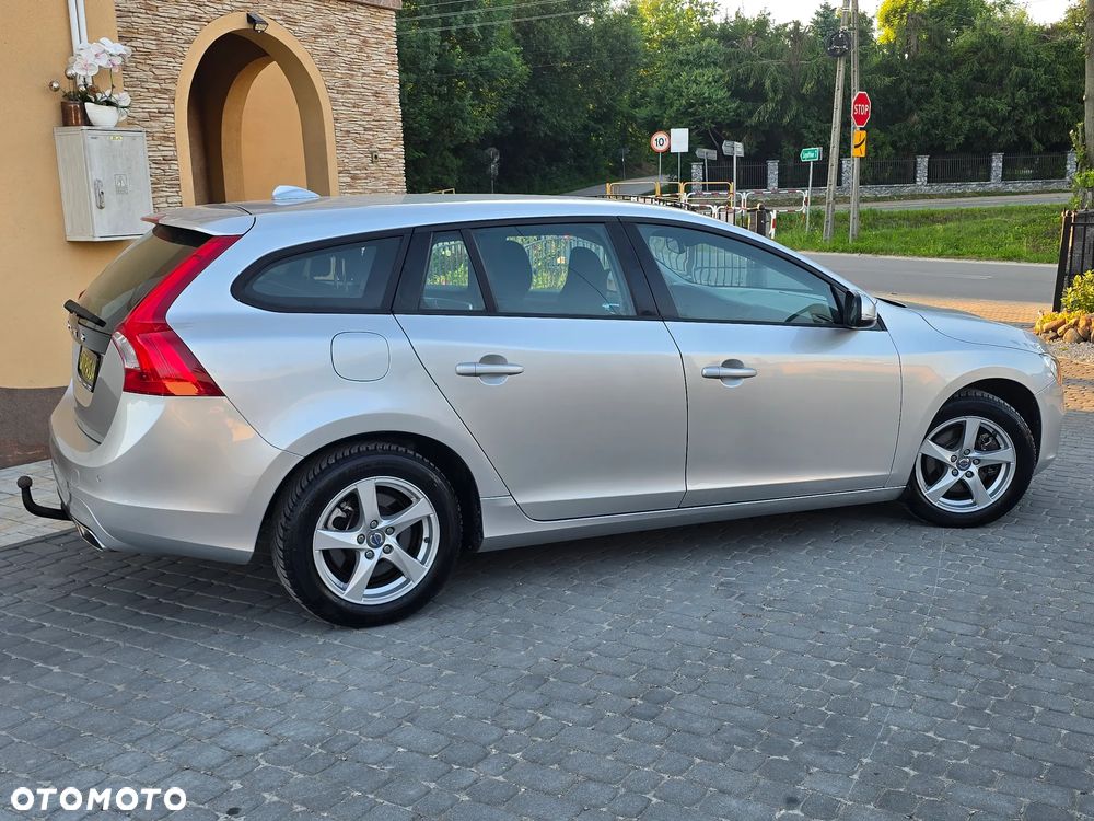 Volvo V60 D4 Momentum - 12