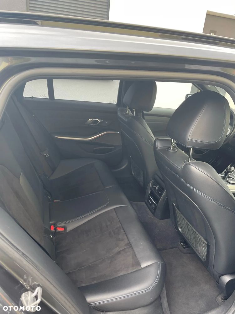 BMW Seria 3 320d Edition M Sport Shadow - 9