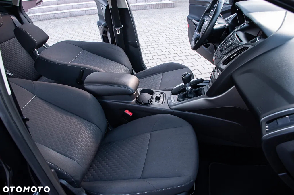 Ford Focus 1.0 EcoBoost Hybrid ACTIVE - 11