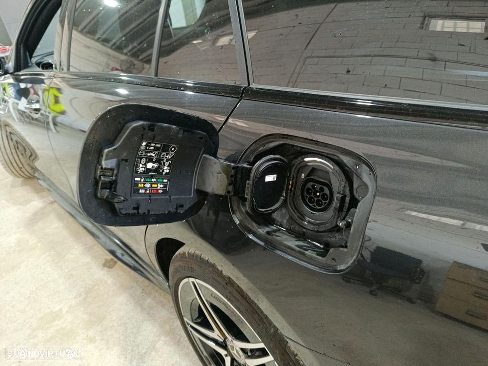 Mercedes-Benz C 300 e AMG Line - 12