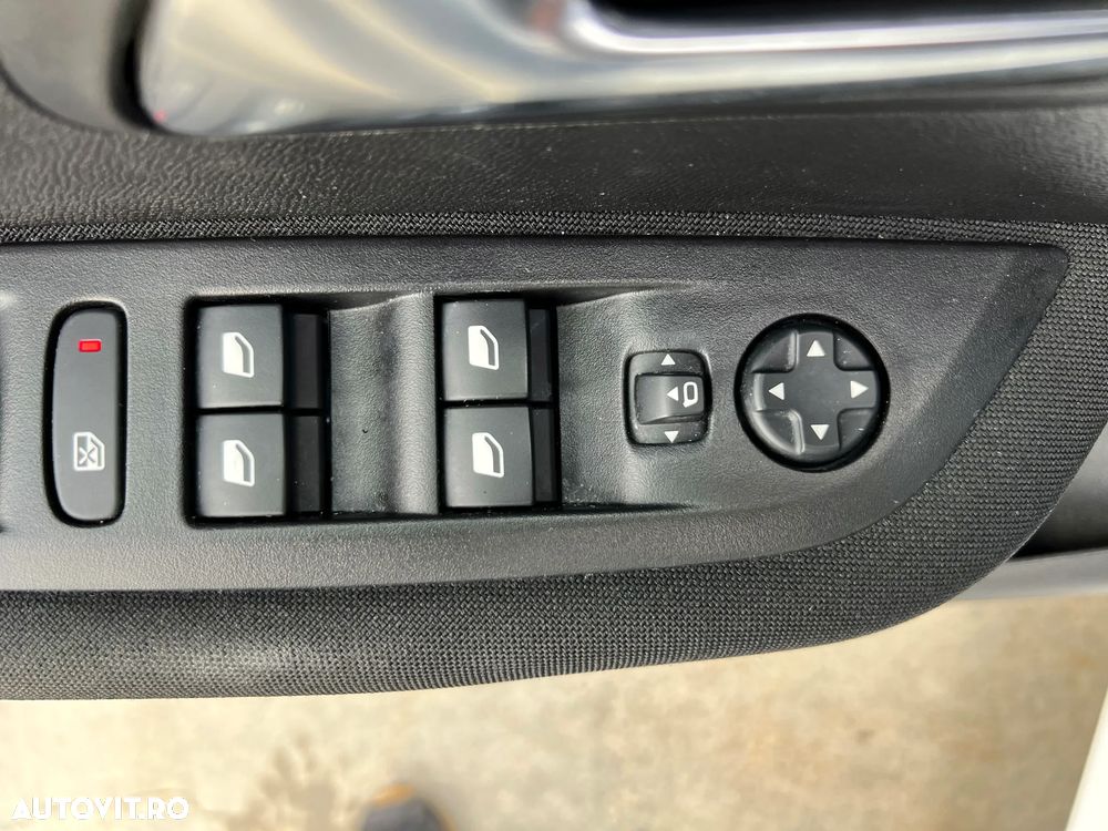 Peugeot 208 1.2 L PureTech STT Active Pack - 21