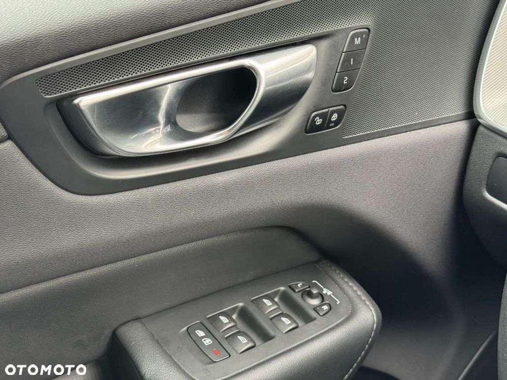 Volvo XC 60 - 33