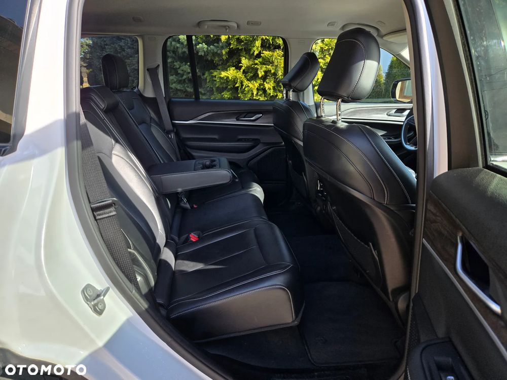 Jeep Grand Cherokee - 19