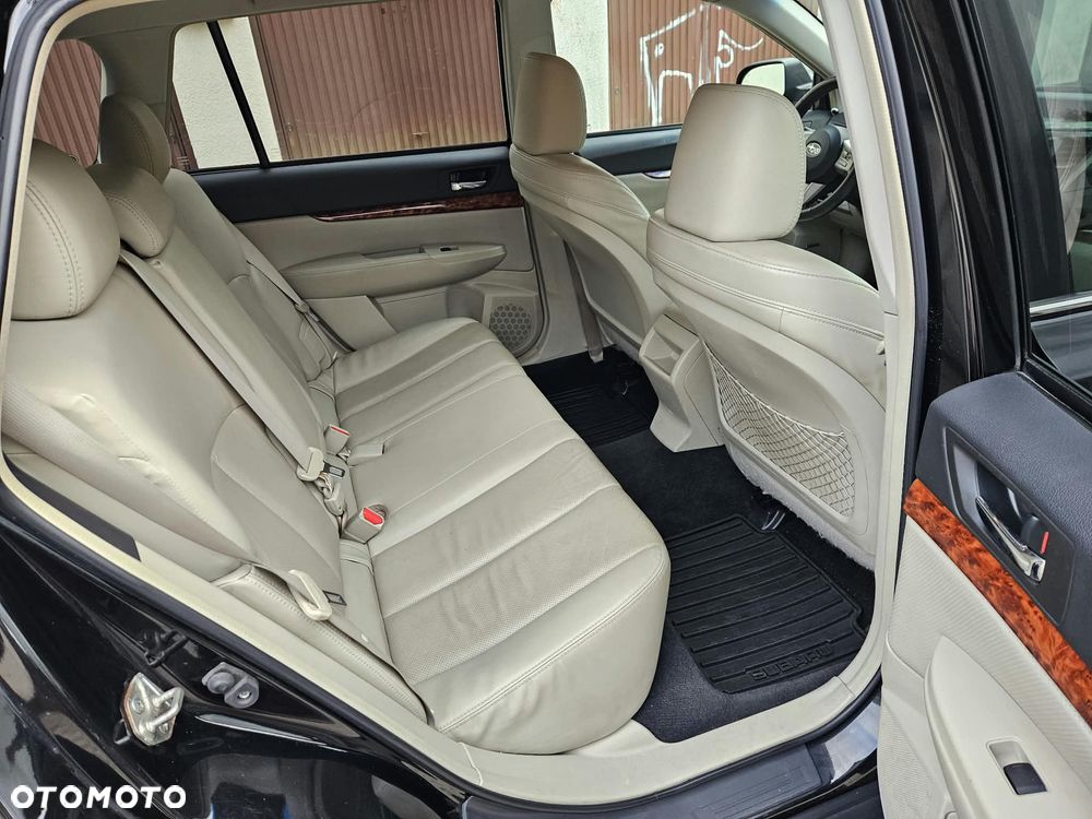 Subaru Outback - 36