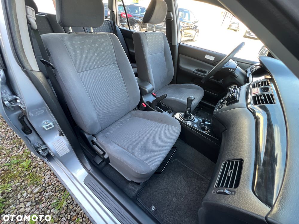Mitsubishi Lancer 1.6 Intense - 29