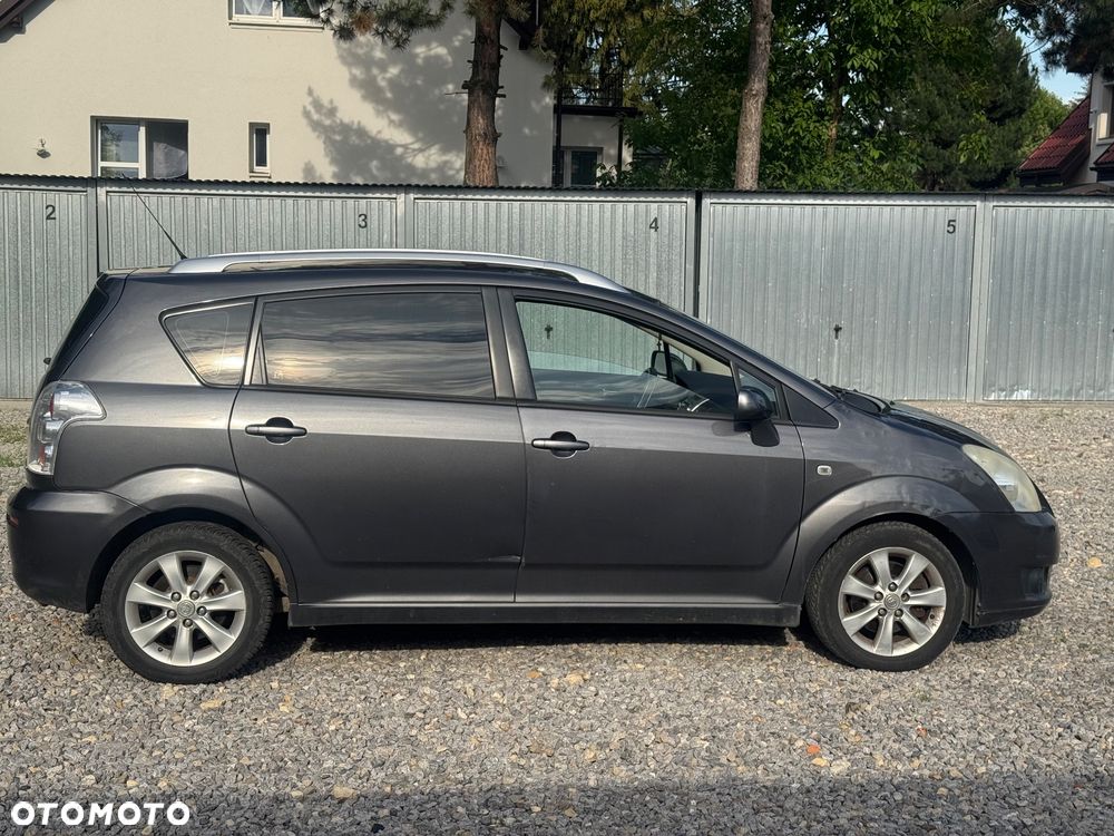 Toyota Corolla Verso 2.2 D-4D - 7