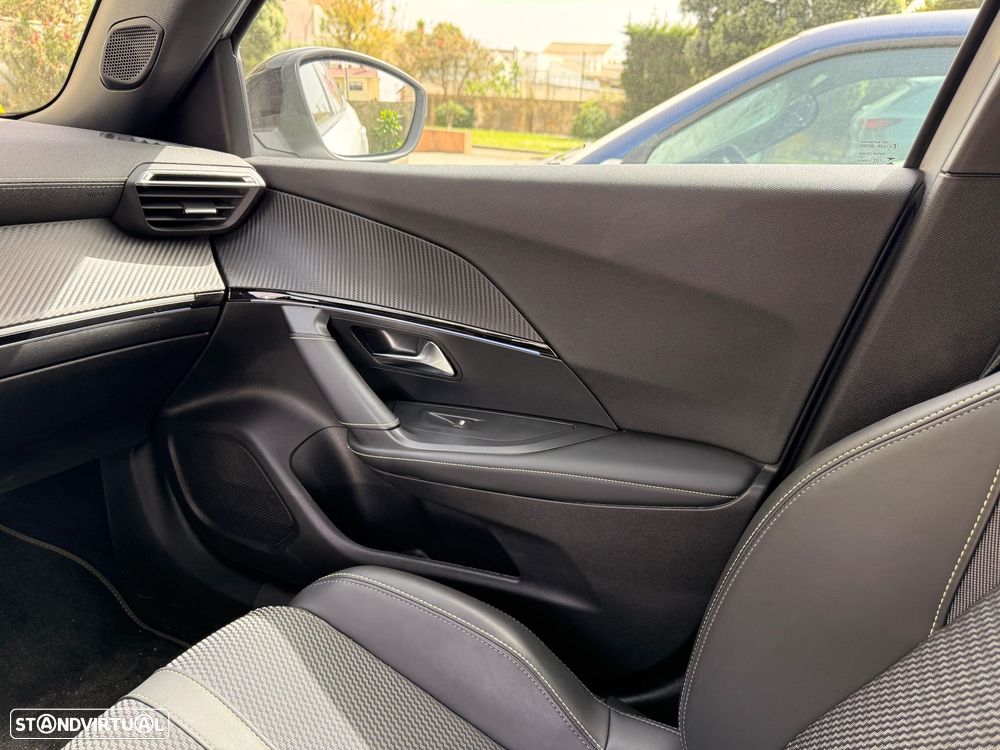 Peugeot 2008 1.2 PureTech GT Line EAT8 - 17