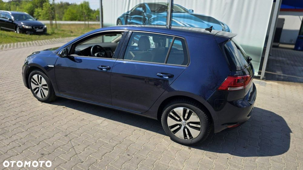 Volkswagen Golf - 10