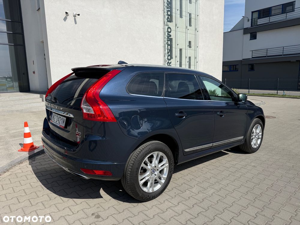 Volvo XC 60 D5 AWD Geartronic Summum - 4