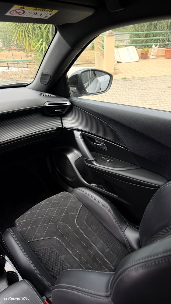 Peugeot 2008 ver-1-2-puretech-gt - 10
