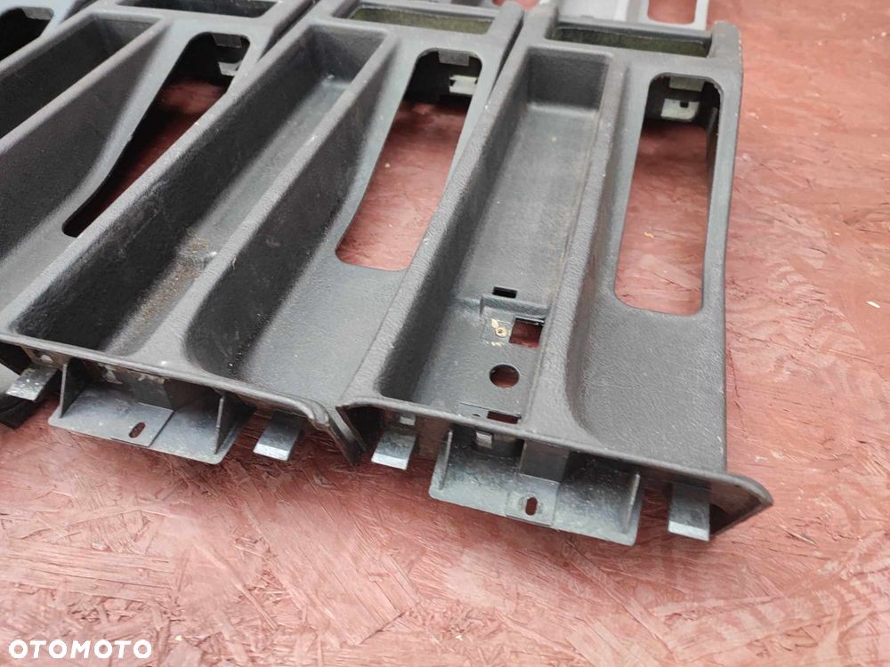 BMW E36 SEDAN / TOURING / COUPE / CABRIO / COMPACT ORYGINALNE TUNELE ŚRODKOWE BEZ PODŁOKIETNIKA O NR.  8 162 669 / 8 132 839 W DOBRYM STANIE - 5