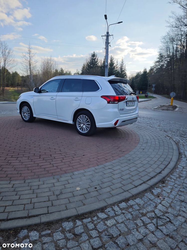 Mitsubishi Outlander Instyle - 22