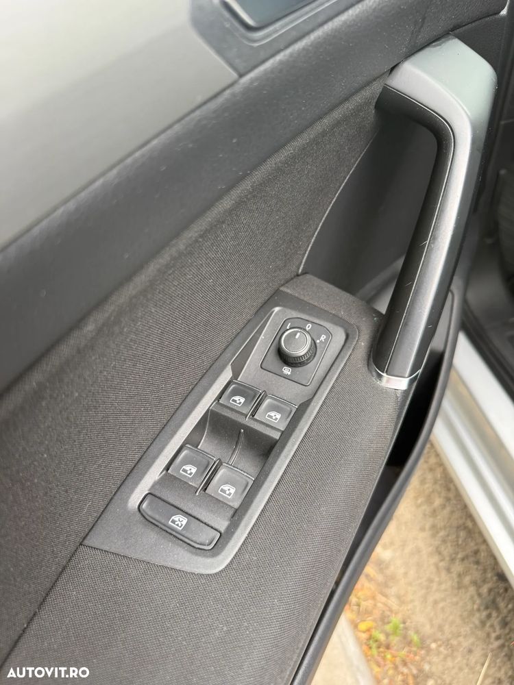 Volkswagen Touran - 23