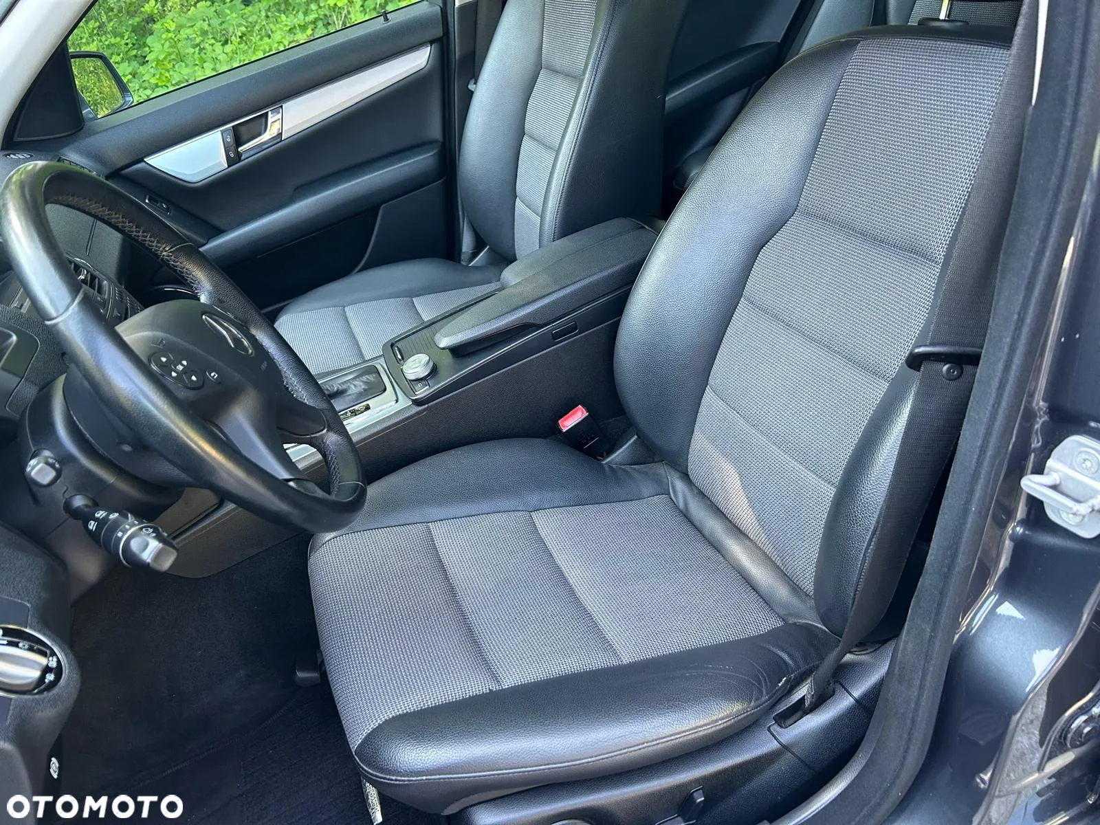 Mercedes-Benz Klasa C 180 T CGI Automatik BlueEFFICIENCY - 9