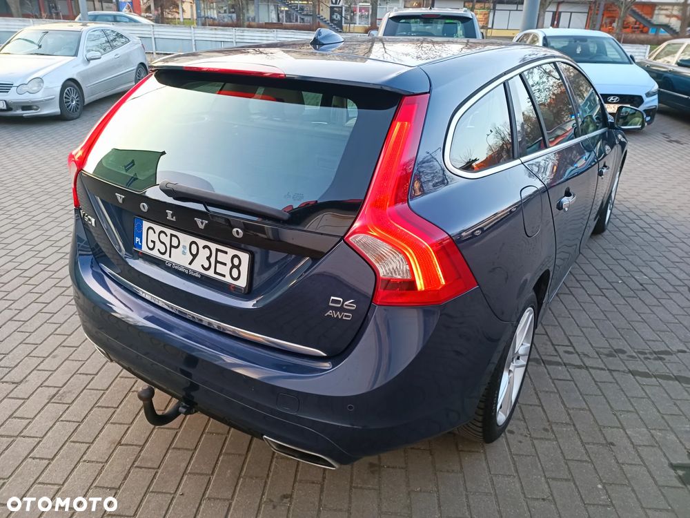 Volvo V60 D6 AWD Plug-in Hybrid Summum - 7