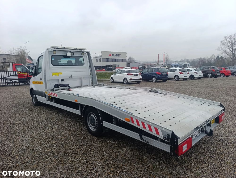 Mercedes-Benz Sprinter - 11