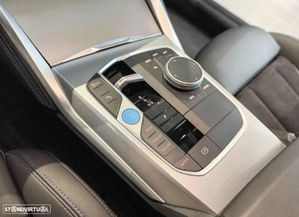 BMW i4 eDrive40 Pack Desportivo M - 13