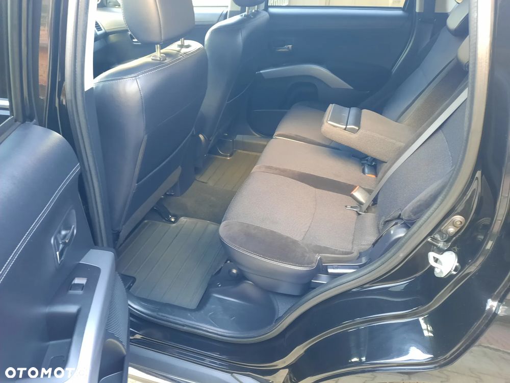 Mitsubishi Outlander - 24