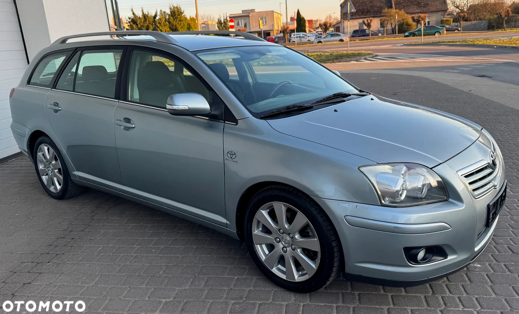 Toyota Avensis 2.2 D-4D Combi Executive - 36
