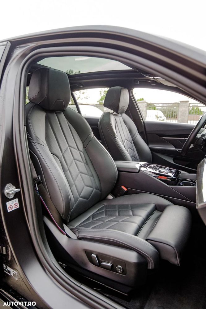 BMW Seria 5 520d xDrive AT MHEV - 17