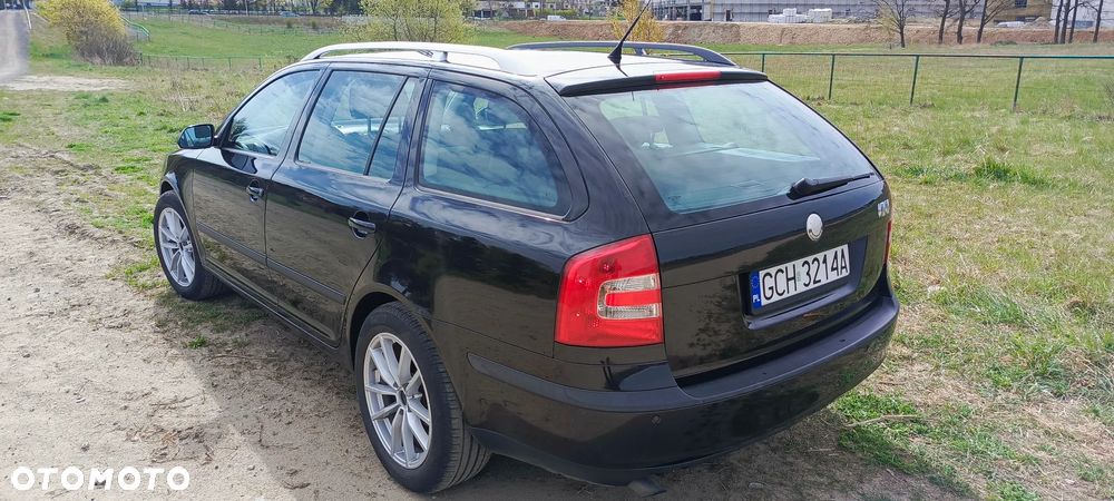 Skoda Octavia 1.6 FSI Ambiente - 6
