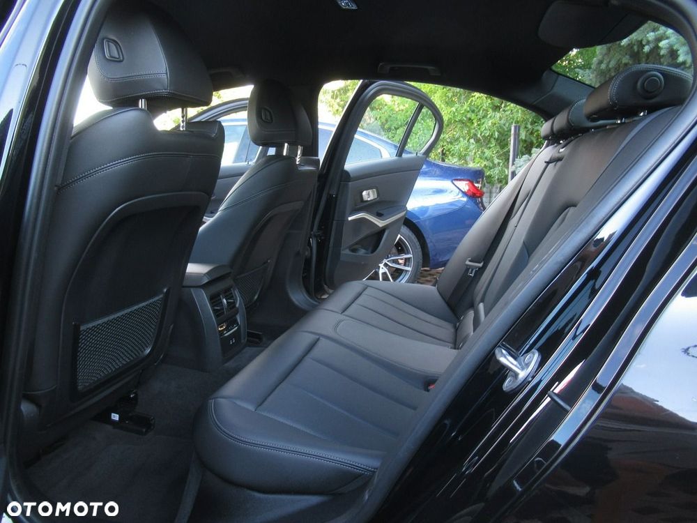 BMW Seria 3 320i Luxury Line - 8