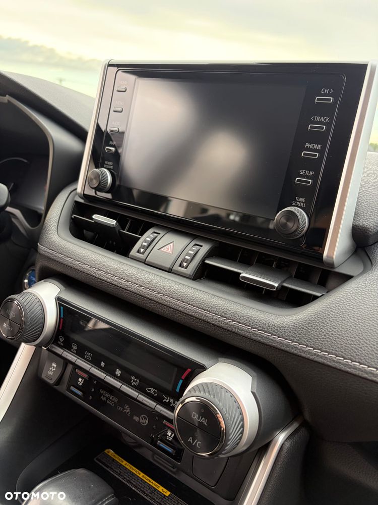 Toyota RAV4 - 11