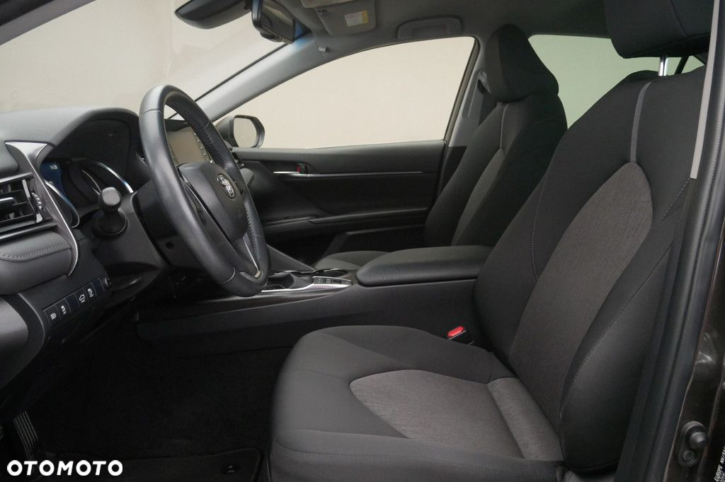 Toyota Camry - 12