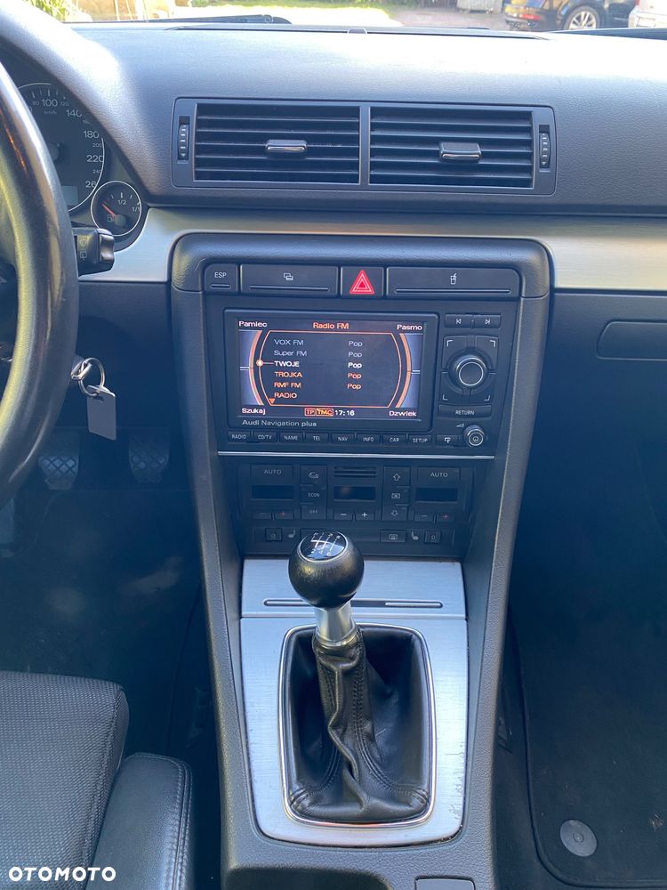 Audi A4 Avant 2.0 TDI - 10