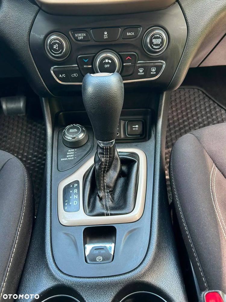 Jeep Cherokee 3.2 V6 Pentastar Active Drive I Automatik Limited - 34
