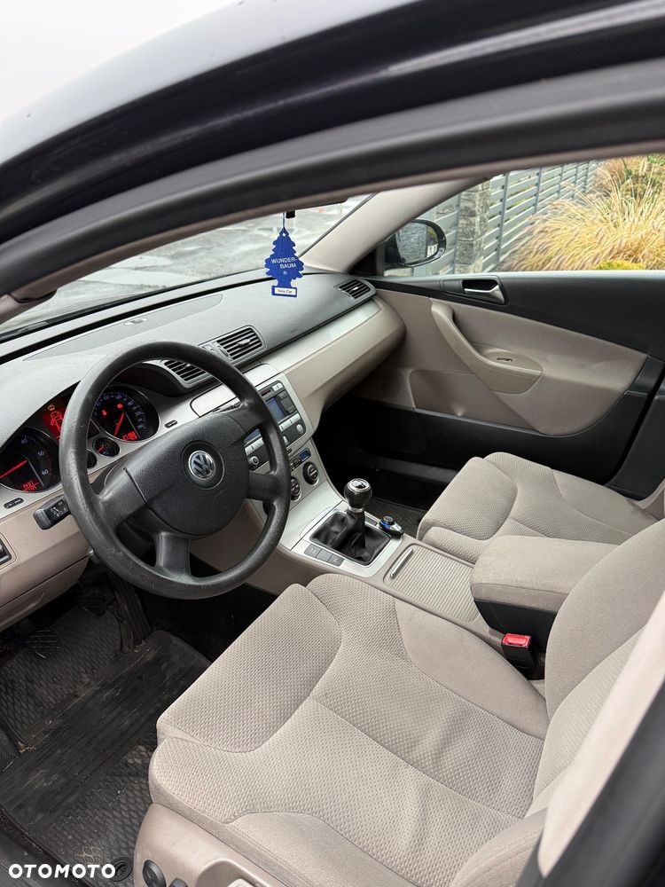 Volkswagen Passat 2.0 TDI DPF Comfortline - 9