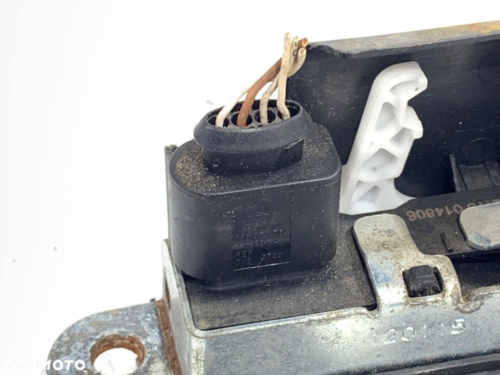 ZAMEK KLAPY TYŁ  VW GOLF V (1K1) 2003 - 2010 1.4 16V 55 kW [75 KM] benzyna 2003 - 2006 1K6827505E - 4