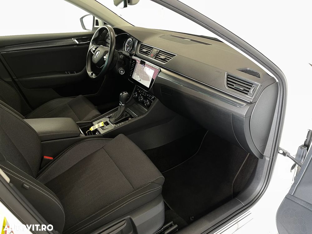 Skoda Superb 2.0 TDI DSG Style - 9