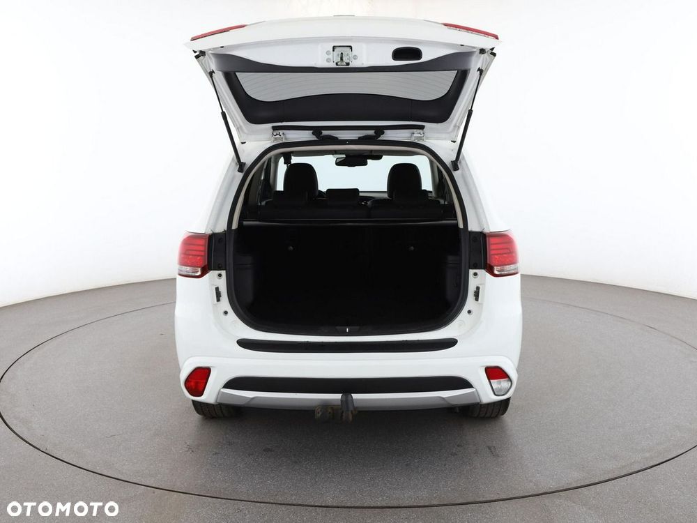 Mitsubishi Outlander Intense + - 20