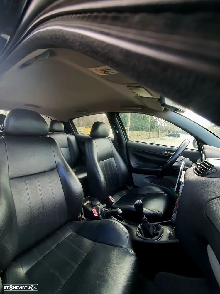 Alfa Romeo 147 1.6 TS - 2