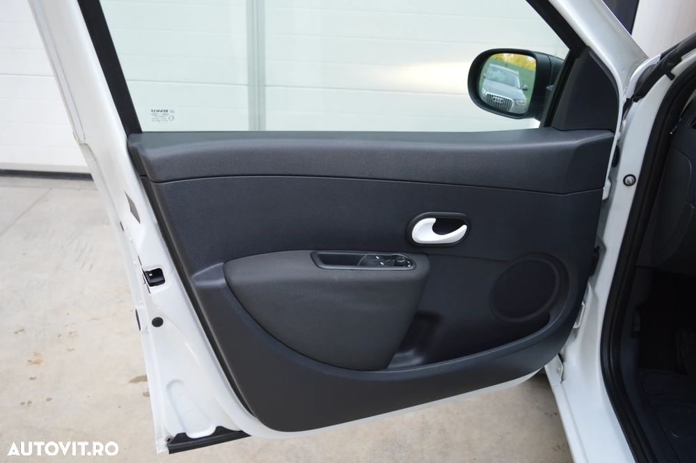 Renault Clio III 1.5 dCi Yahoo - 21