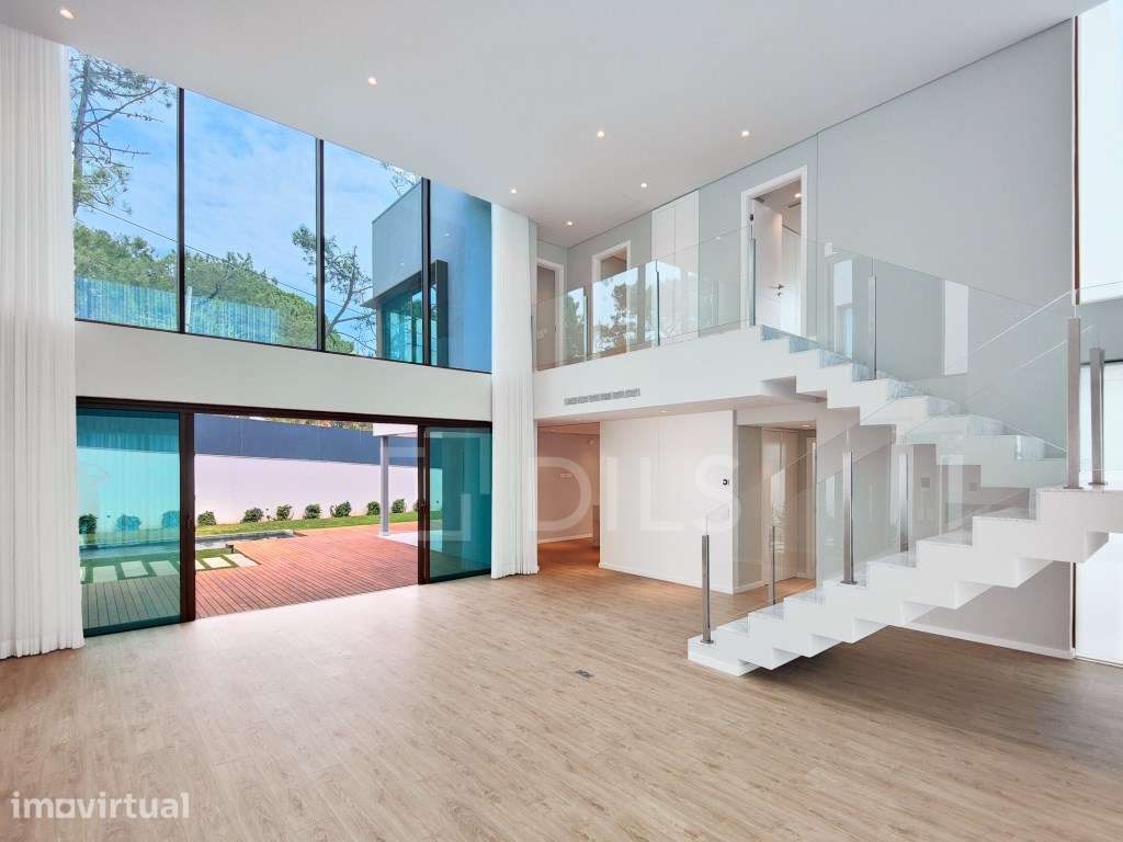 Moradia T4 com jardim e piscina em novo empreendimento no Estoril - Grande imagem: 5/97