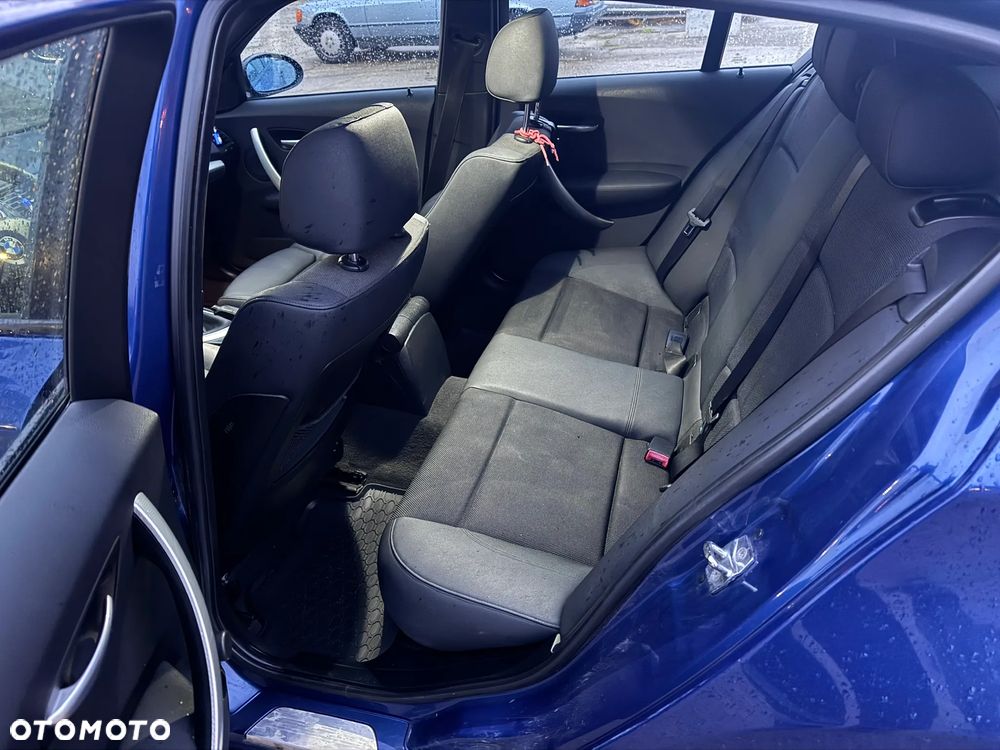 BMW Seria 1 118i - 11