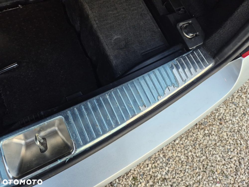 Mercedes-Benz Klasa C 220 CDI DPF (BlueEFFICIENCY) Avantgarde - 19