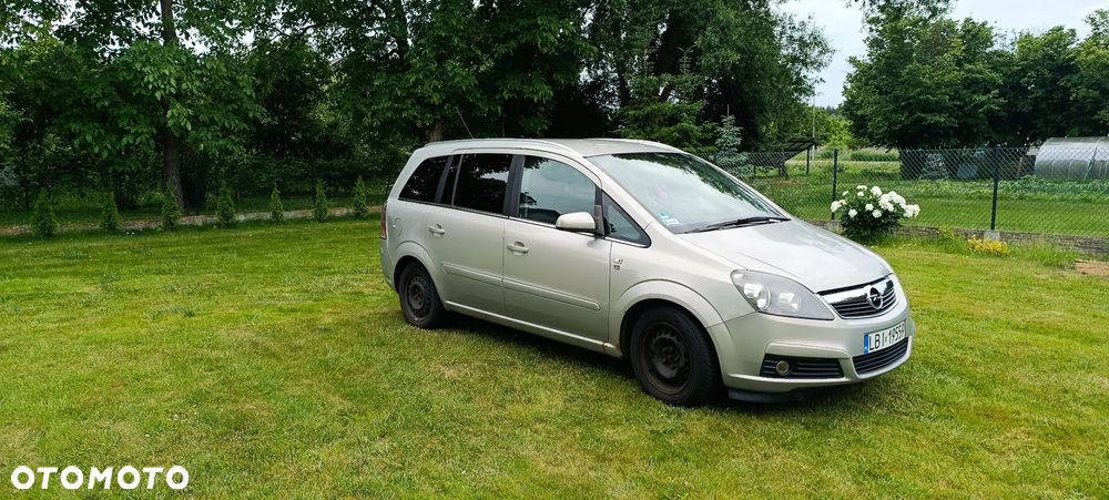 Opel Zafira 1.8 Family - 1